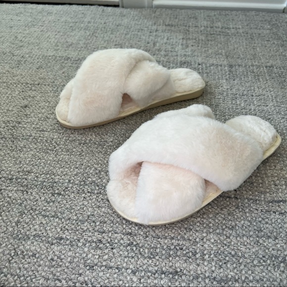 Slippers - brand new never worn - Picture 3 of 6